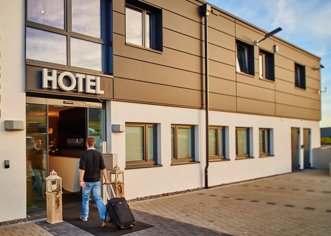 Hotel Travelinjoy à Rietheim-Weilheim Extérieur photo